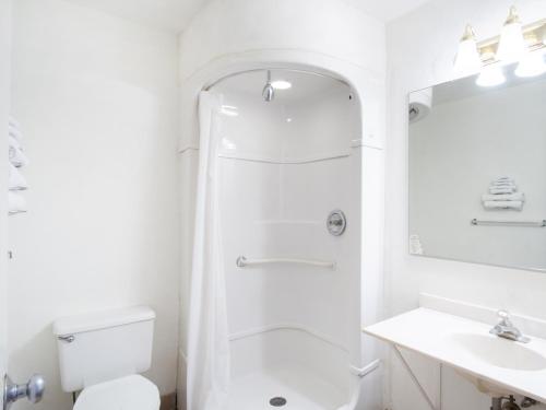 Ένα μπάνιο στο Budgetlodge