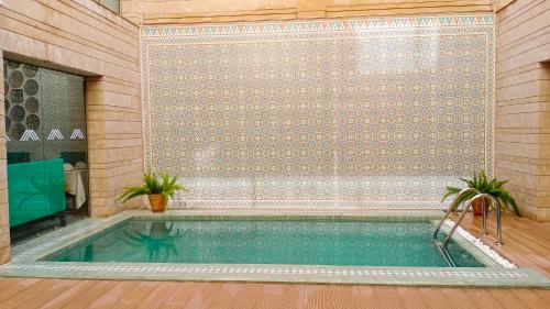 Bazén v ubytování Hôtel Atlas Saiss Fès nebo v jeho okolí