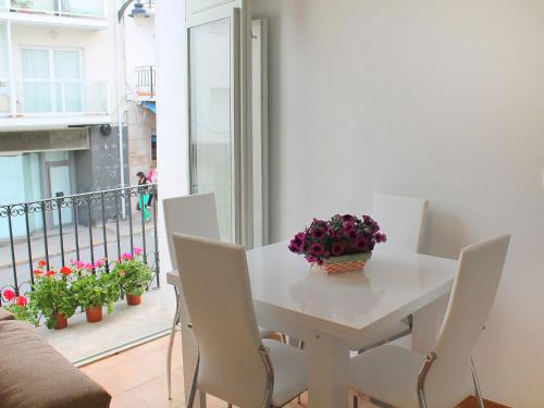 A balcony or terrace at Apartment Bella by Interhome
