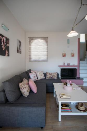 Gallery image of Velanidia Apartments in Plataria