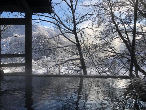Un paisaje natural cerca del ryokan