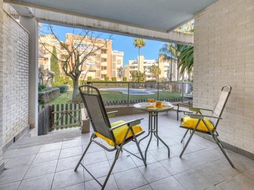 Πισίνα στο ή κοντά στο Apartment Zephyrus by Interhome