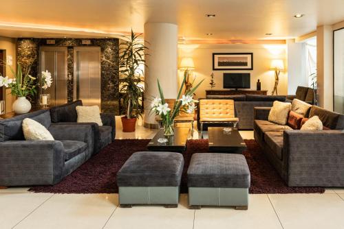 Ruang duduk di Hotel Crans Montana