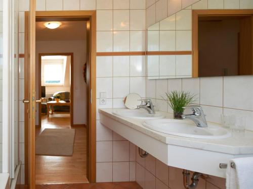 Kylpyhuone majoituspaikassa Pension Deutscher Hof