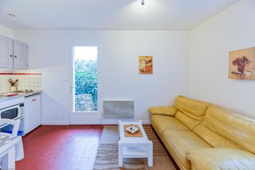 Η κουζίνα ή μικρή κουζίνα στο Appart'Hôtel Bellevue