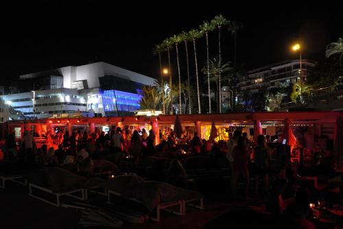 Cannes - Croisette - Palais des Festivals