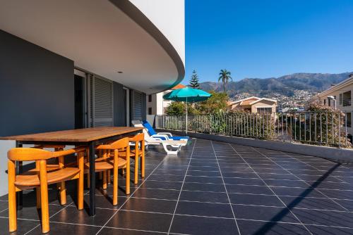Virtudes Ocean view with pool by Holiday Rental Madeira