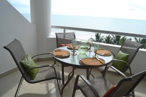 Svalir eða verönd á Suite frente al mar Playa Azul