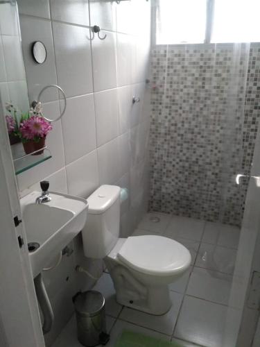 Ένα μπάνιο στο Casa Rosarinho 1- RECIFE - Quartos com Banheiros Exclusivos