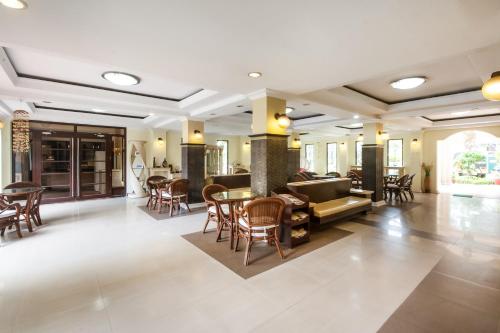 Cebu Hilltop Hotelにあるシーティングエリア