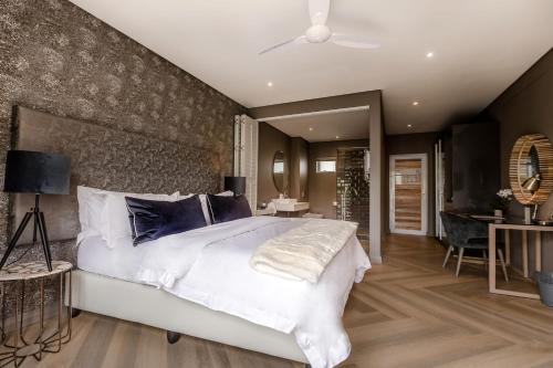 Letto o letti in una camera di Franschhoek Boutique Hotel - Lion Roars Hotels & Lodges