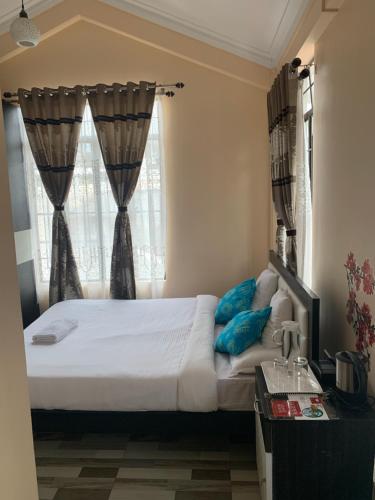 Una cama o camas en una habitación de La serene