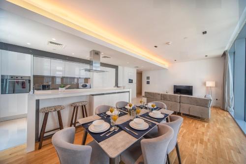 HiGuests Vacation Homes - Blue Waters, Alantos, United Arab Emirates