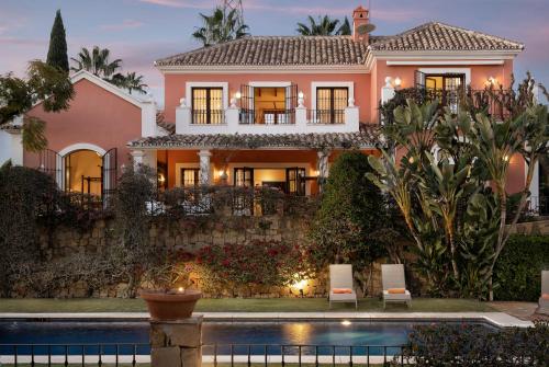 CSE Villa Laurel, Estepona, Spain - Booking.com
