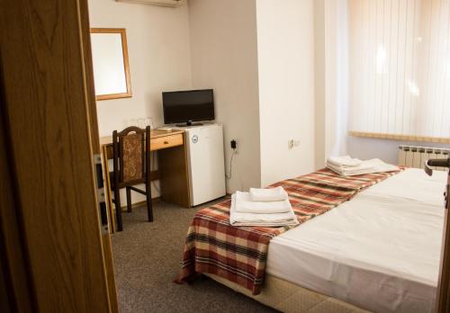 Family Hotel Saint Iliya 객실 침대