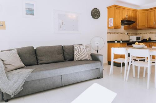 Central location in a great complex with 300mbps internet