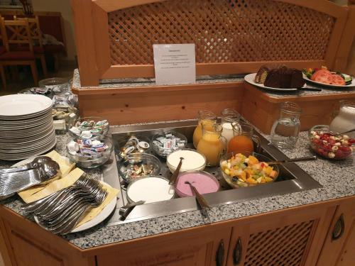 Comida en o cerca de este hotel