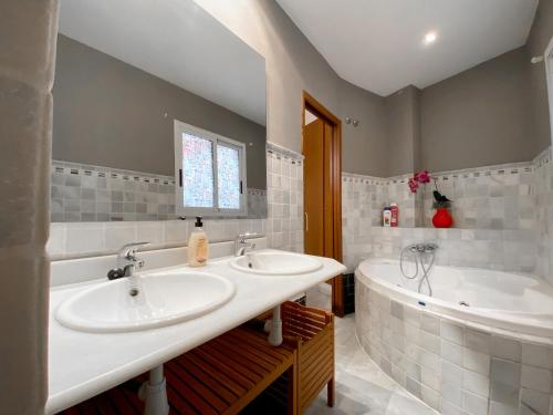 Photo de la galerie de l'établissement Valencia Centro. Wifi/AACC Jacuzzi, à Valence