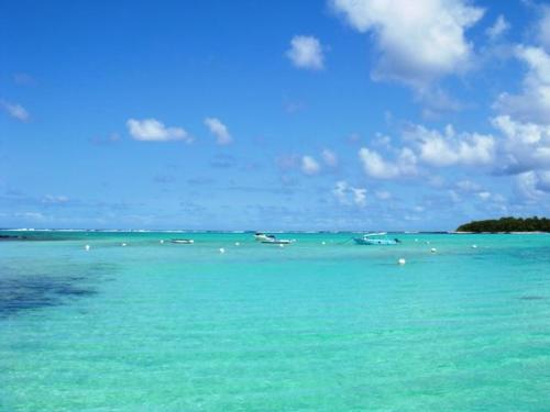 Afbeelding uit fotogalerij van Bluebay Appartments in Blue Bay