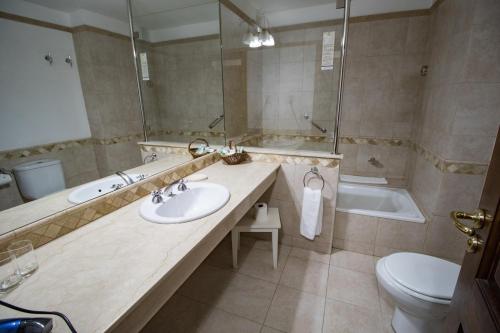 Vonios kambarys apgyvendinimo įstaigoje Hotel Kosten Aike