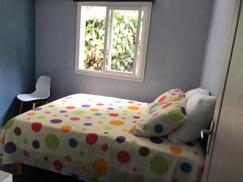 Postel nebo postele na pokoji v ubytování Cool Home