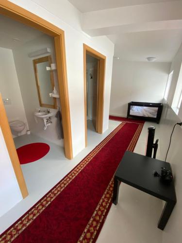 Vonios kambarys apgyvendinimo įstaigoje Kirkjufell Guesthouse and Apartments