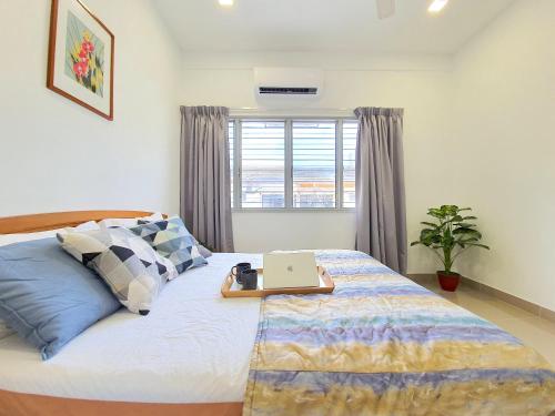 Postel nebo postele na pokoji v ubytování Kuala Lumpur Jalan Ipoh Terrace House