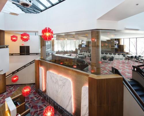 Η κουζίνα ή μικρή κουζίνα στο Crowne Plaza Princeton - Conference Center by IHG