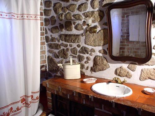 Kylpyhuone majoituspaikassa Casa do Tamanqueiro