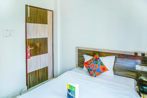 FabHotel Eleanora - New Townにあるベッド
