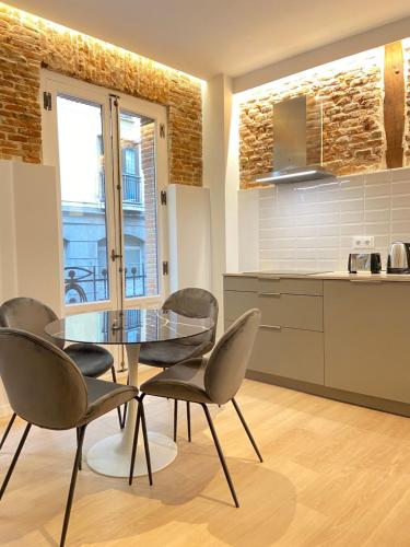 Collection Latina - Apartamentos Únicos en el Barrio Más Auténtico