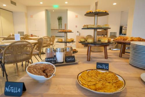 Еда / где поесть недалеко от отеля