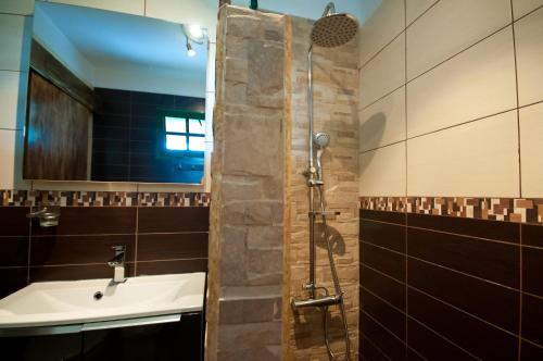 A bathroom at Bungalows Playa Flor, Campo Internacional, Maspalomas.