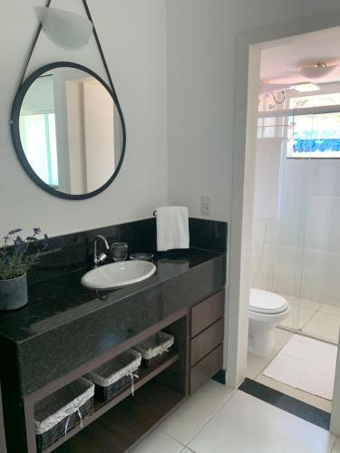 Ένα μπάνιο στο Apartamento MIRANTE DE ESCARPAS 1804