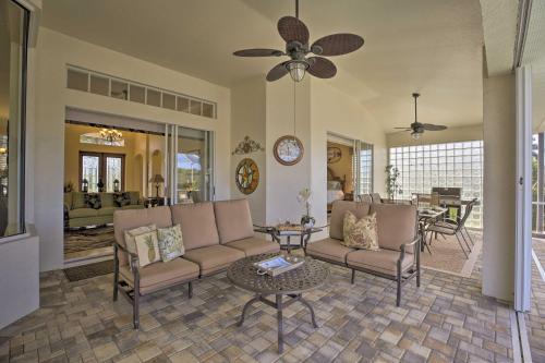 Χώρος καθιστικού στο Waterfront Cape Coral Home with Private Dock and Lanai