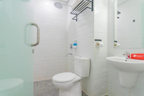 Koupelna v ubytování RedDoorz Premium @ Hotel Hebat