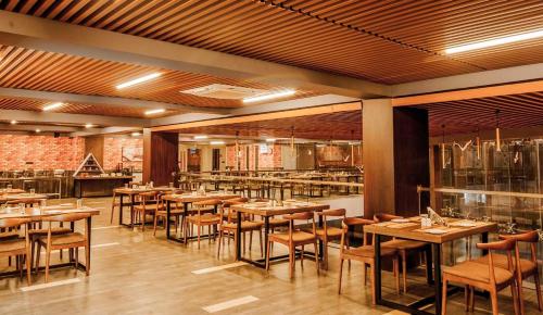 Restaurant ou autre lieu de restauration dans l'établissement Hotel Sonar Bangla Taki