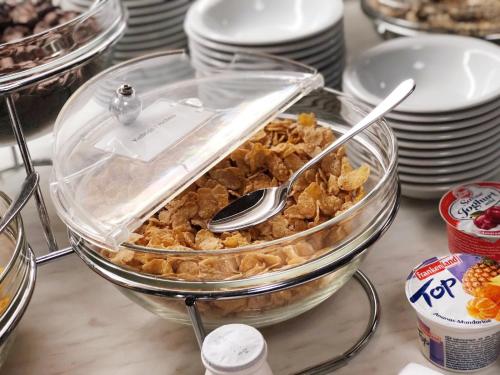 ホテルの敷地内または近くでの食事または食べ物