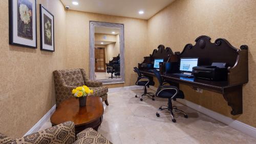 Best Western Plus Sunset Plaza Hotel Image