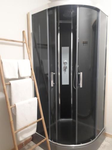 Ένα μπάνιο στο Chambres d'hôtes Les 4 Vents