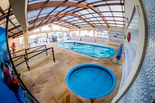 A piscina localizada em Hotel Mares do Sul ou nos arredores