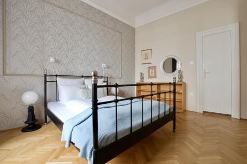 Posteľ alebo postele v izbe v ubytovaní Standard Apartment by Hi5 - Kecskemeti street suite