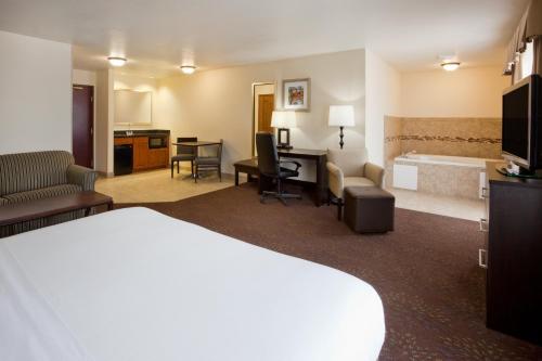 アバディーンにあるHoliday Inn Express & Suites Aberdeen, an IHG Hotelのギャラリーの写真