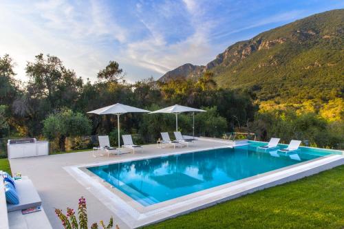 Πισίνα στο ή κοντά στο Almyra Villas