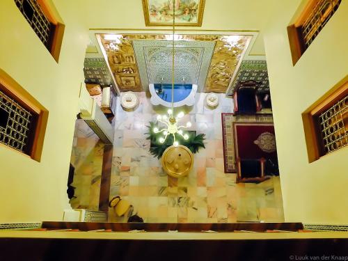 a room with a wall with a christmas ornament at Dar Al Madina Al Kadima in Fès