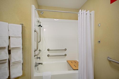Gallery image of Candlewood Suites Pittsburgh-Cranberry, an IHG Hotel in Cranberry Township