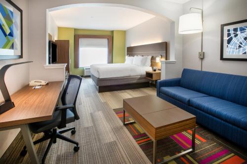 Imagen de la galería de Holiday Inn Express Hotel & Suites Dallas - Grand Prairie I-20, an IHG Hotel, en Grand Prairie