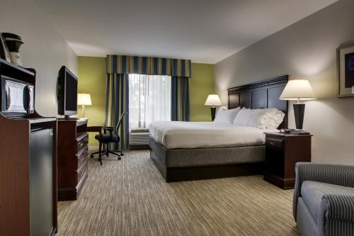 Imagen de la galería de Holiday Inn Express Hotel & Suites Middleboro Raynham, an IHG Hotel, en Middleboro