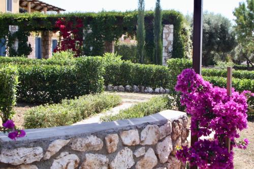 Ein Garten an der Unterkunft Villas Armeno - Maria