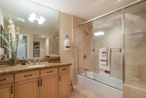 Kailua Beachside homeにあるバスルーム